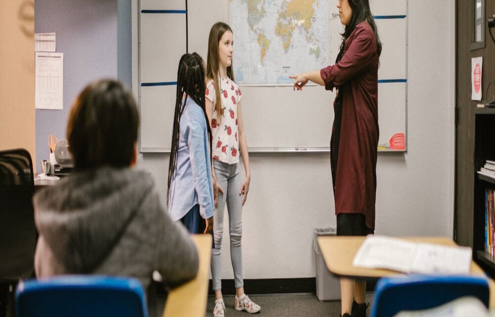 Briefly explain the teacher’s role in conflict resolution.